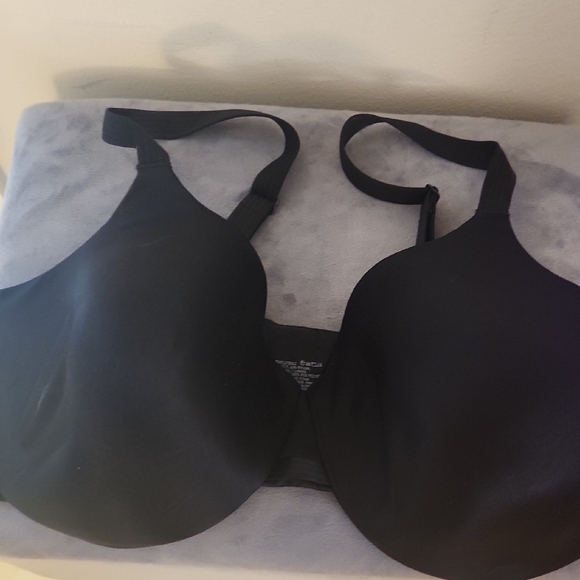 Bali | Intimates & Sleepwear | Bali Black Full Coverage Bra With Molded ...
